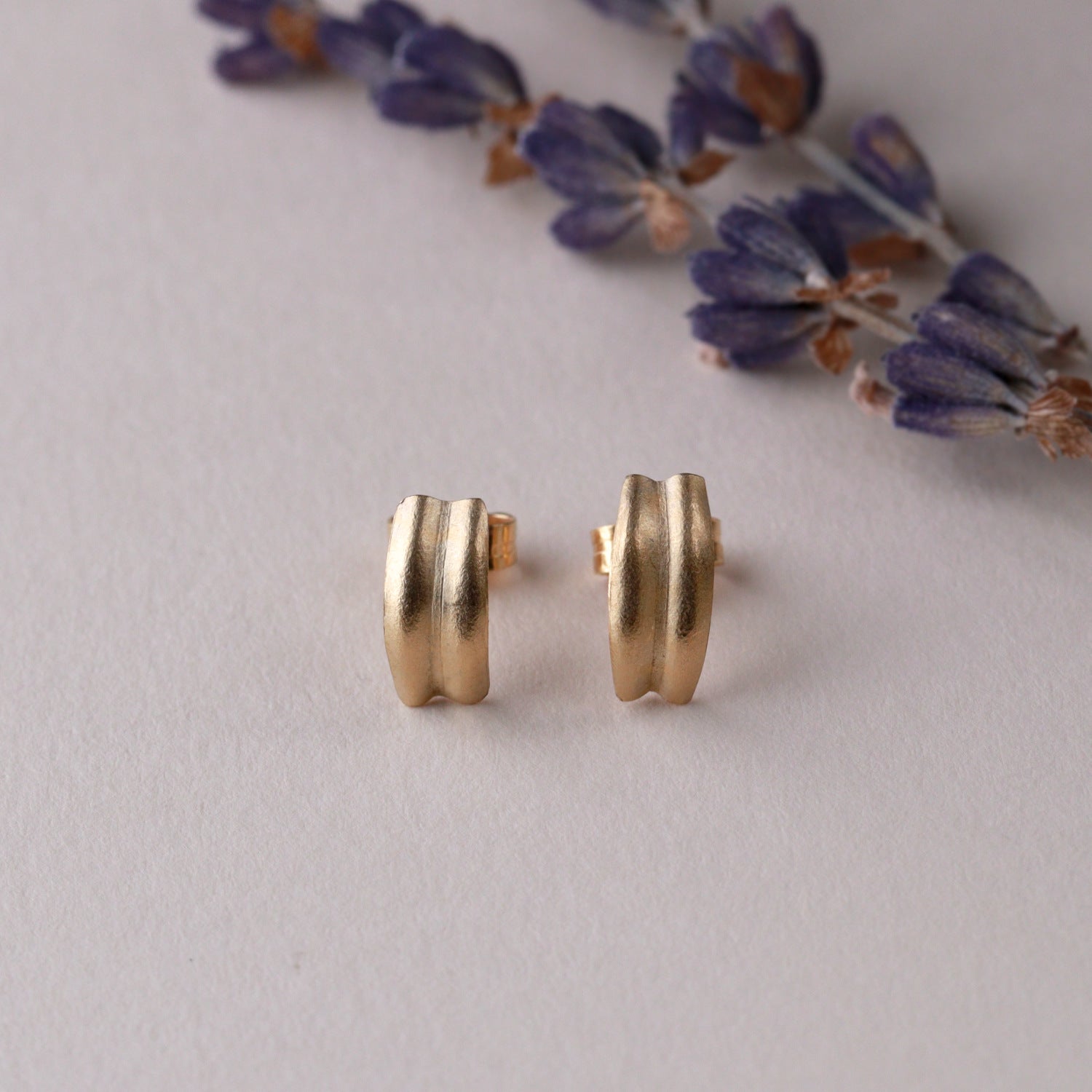 Mini Bilbao Curve Earrings - Gold-plated Silver