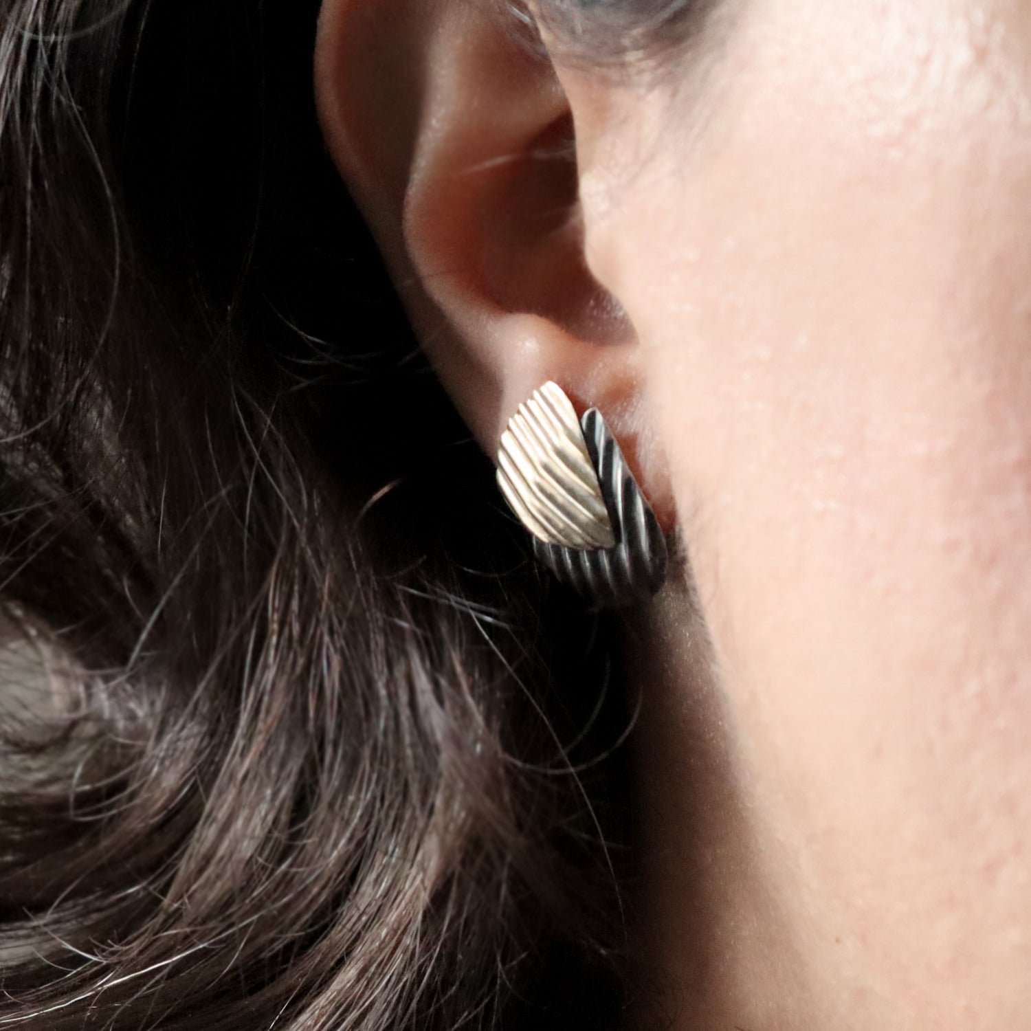 Shield Curve Earrings - Sample - Gold-Plated Silver