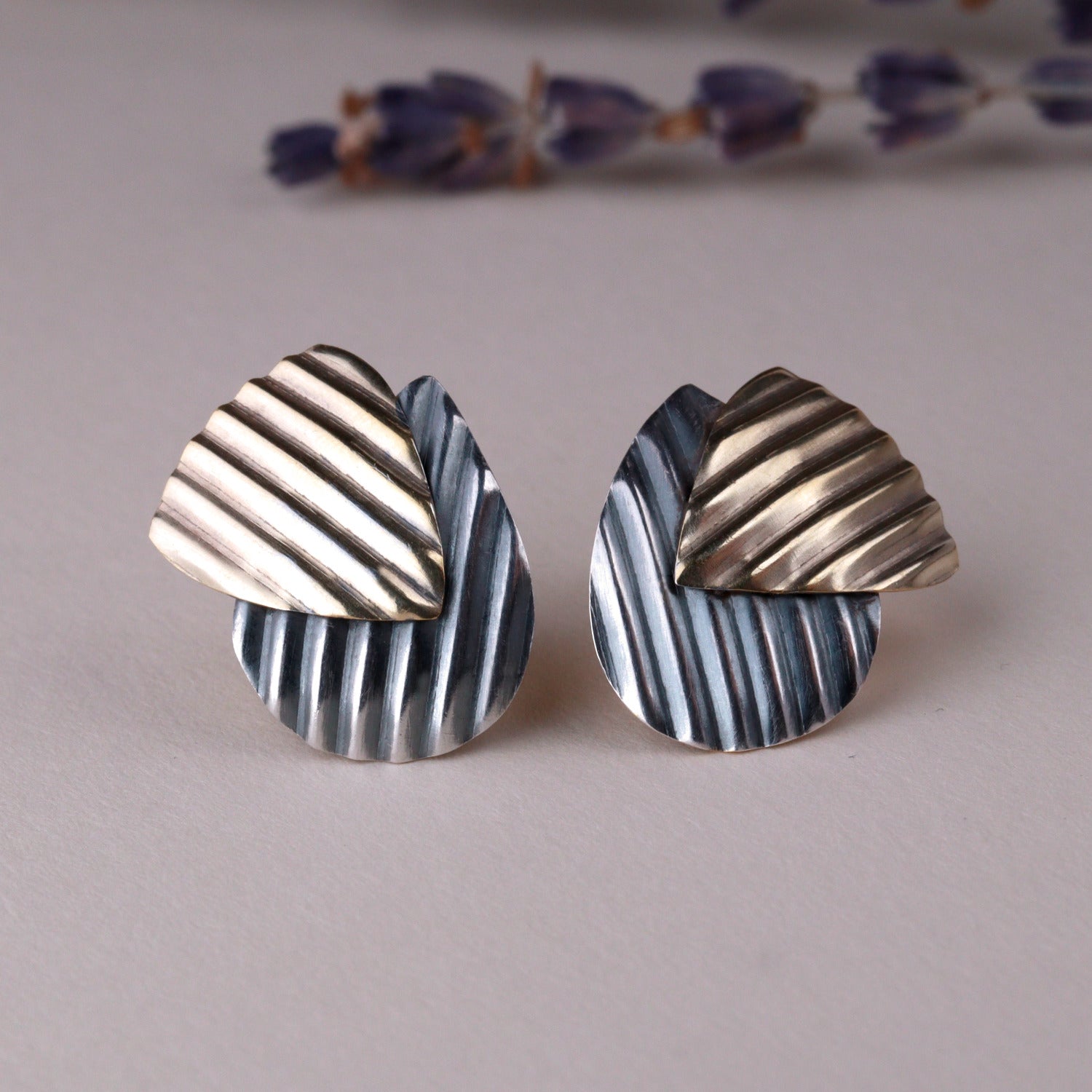 Shield Curve Earrings - Sample - Gold-Plated Silver