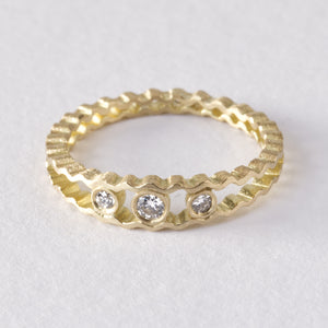 Strata Three Stone Ring - Diamond - Sample