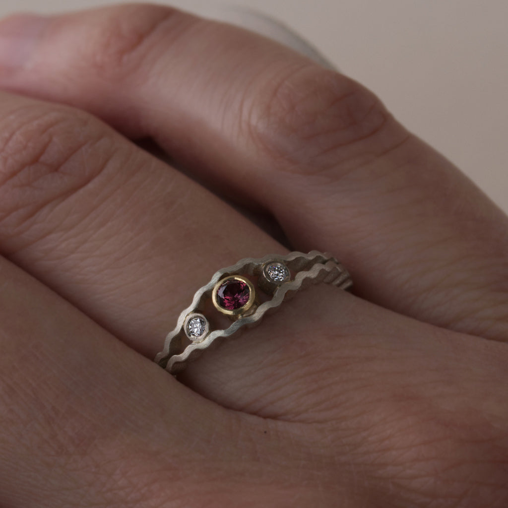 White gold ring with ruby stone hot sale